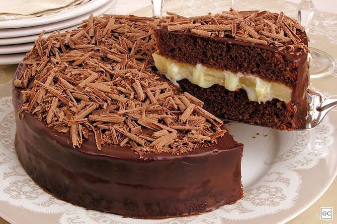 Bolo de limão com cobertura